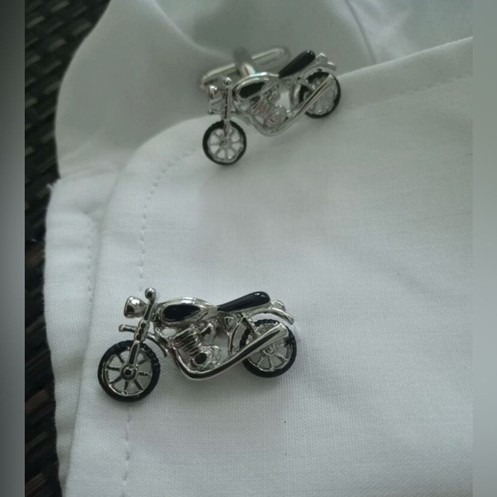 ‼️JUST RESTOCKED ‼️ Men’s Silvertone Motorcycle Cufflinks NWT - Picture 9 of 14